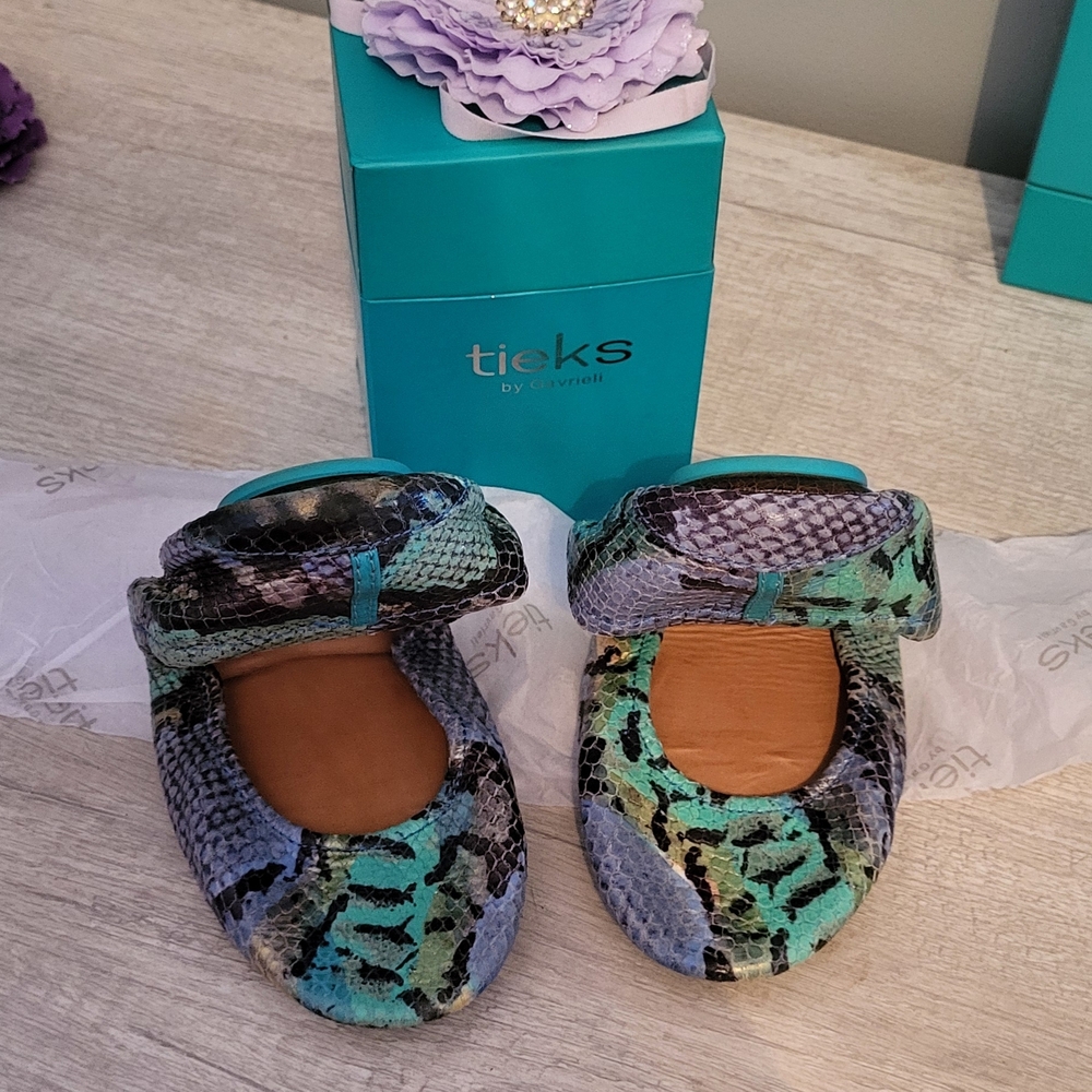 Tieks Sz 9 Azure Snake Print Ballet Flats